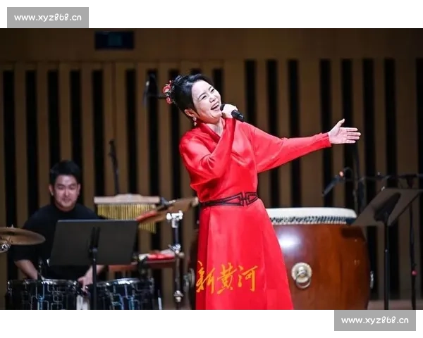龚琳娜以国风唱腔融合世界音乐展现新时代中国艺术魅力